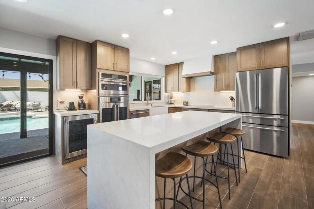 Real Estate Picture 15