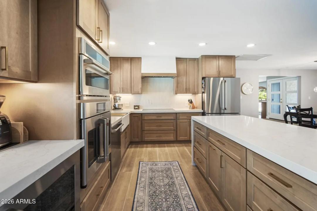 Real Estate Picture 16