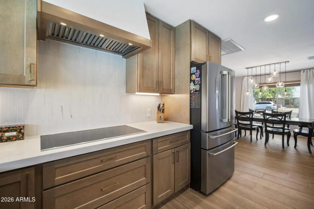 Real Estate Picture 17