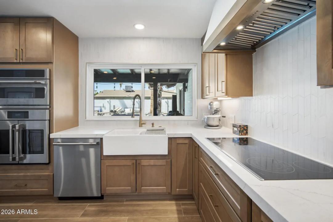 Real Estate Picture 19