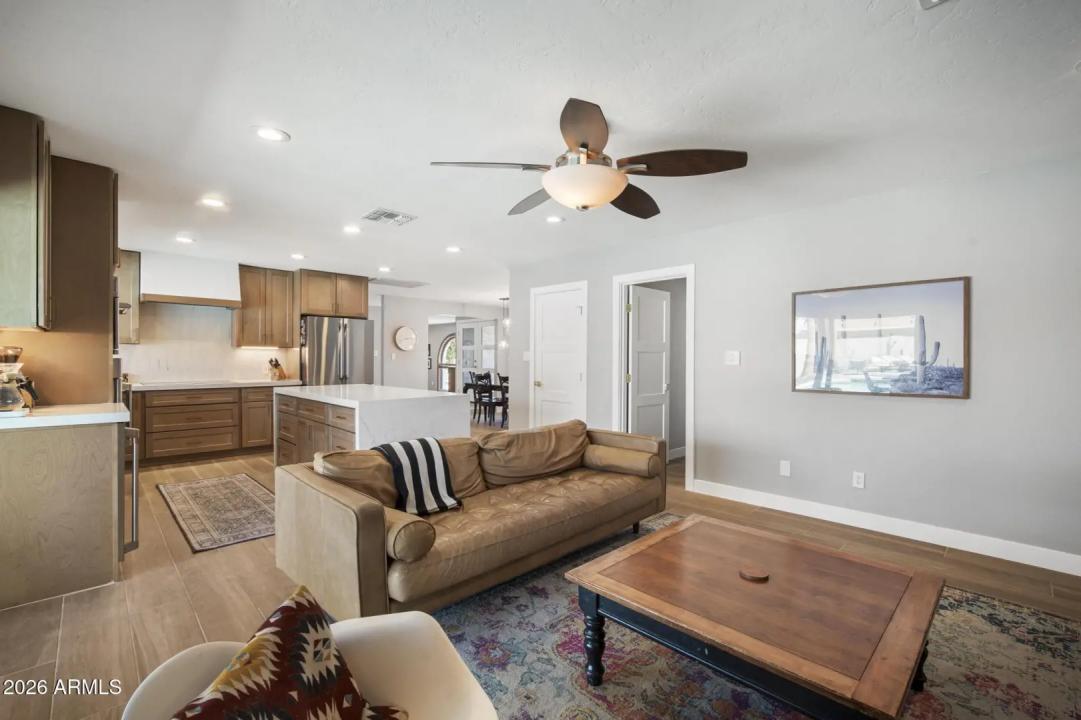 Real Estate Picture 22