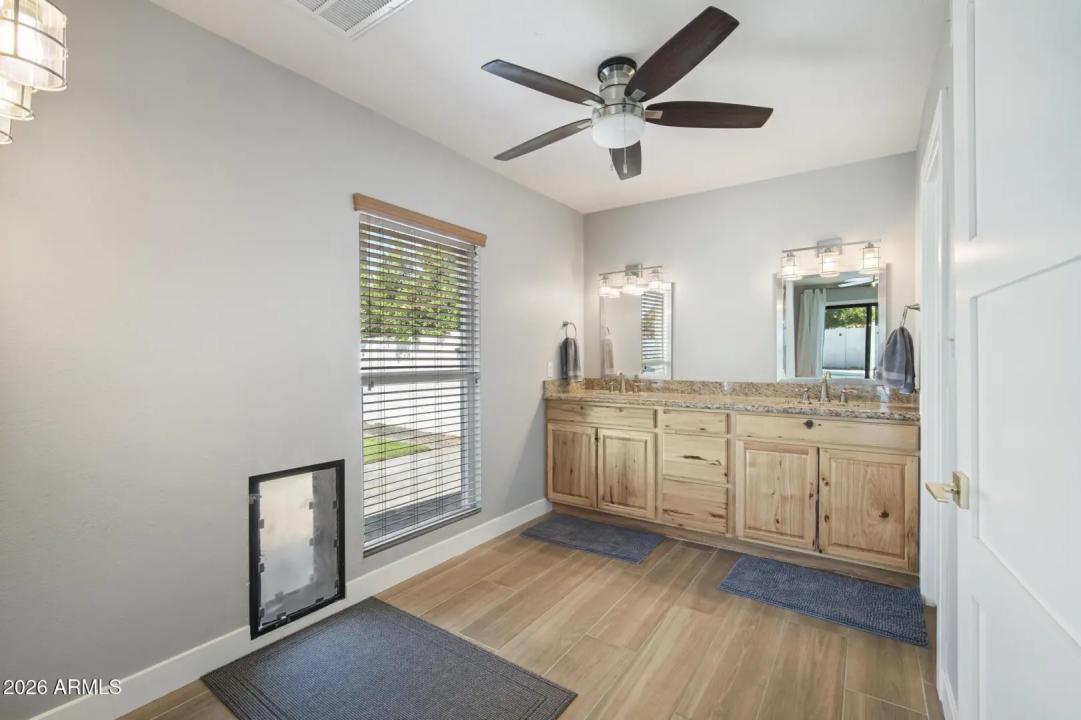 Real Estate Picture 29