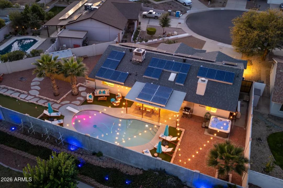 Real Estate Picture 3