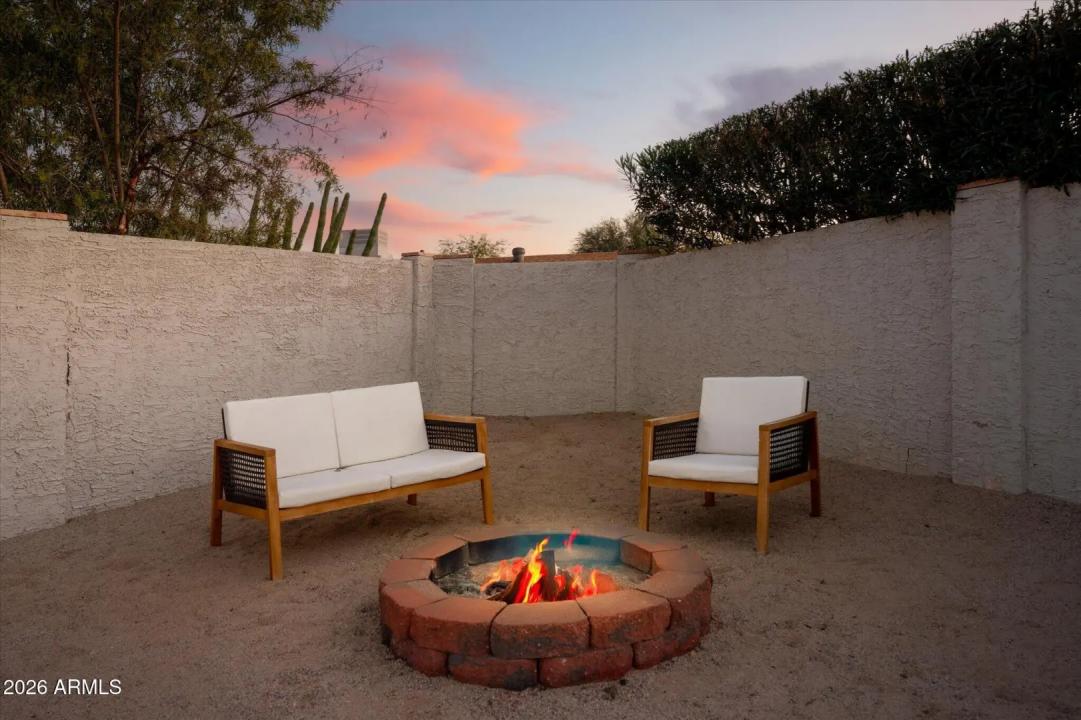 Real Estate Picture 11