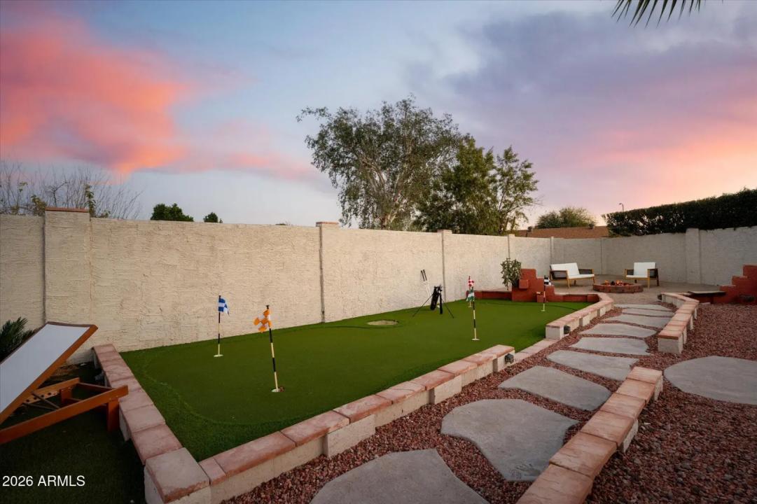 Real Estate Picture 12