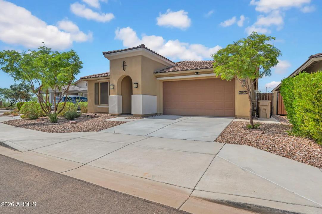 Real Estate Picture 3