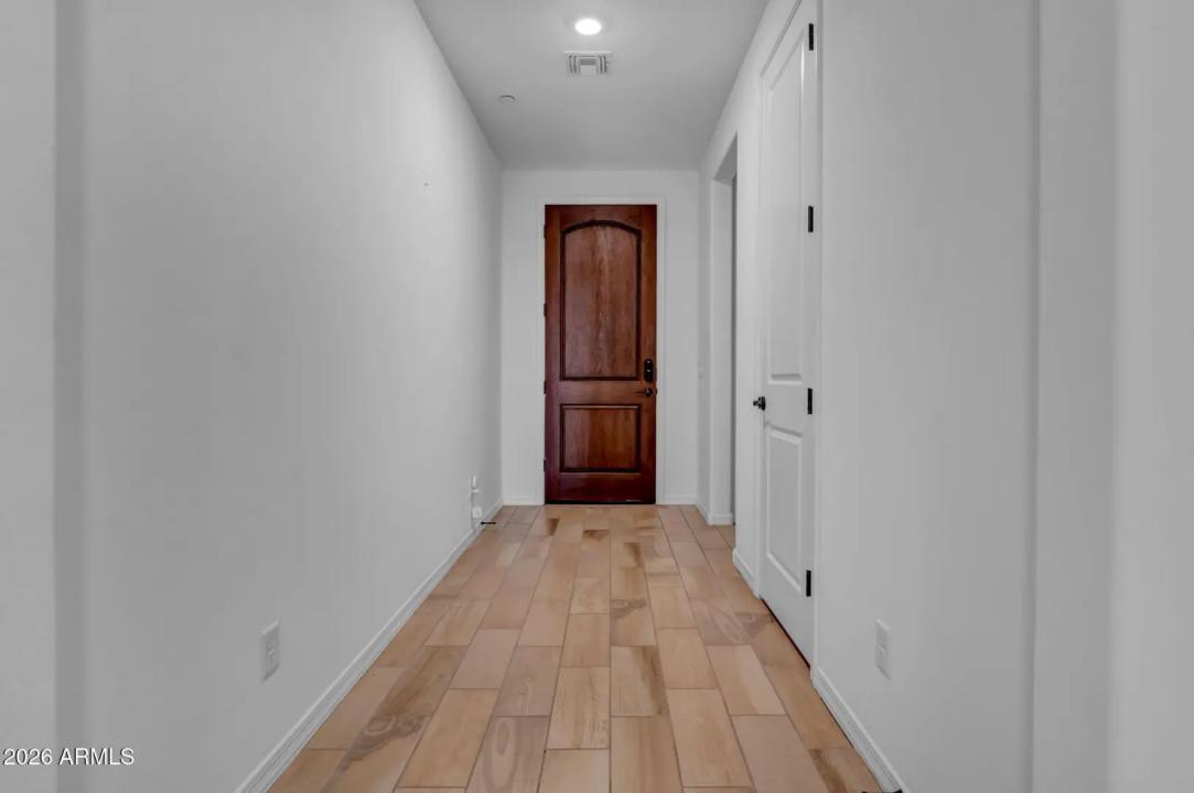 Real Estate Picture 4
