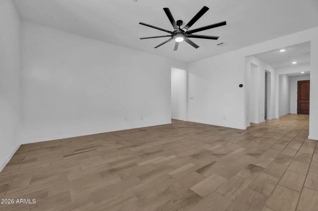 Real Estate Picture 7