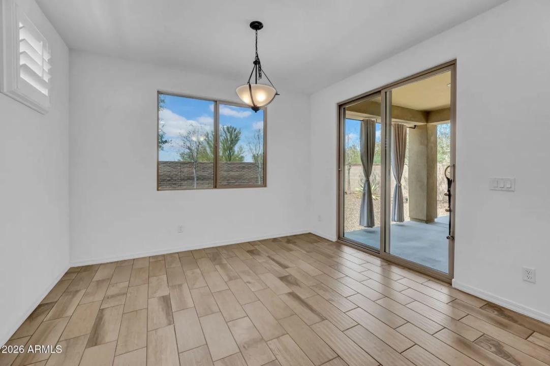Real Estate Picture 11