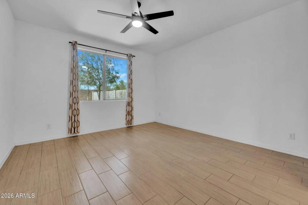 Real Estate Picture 13