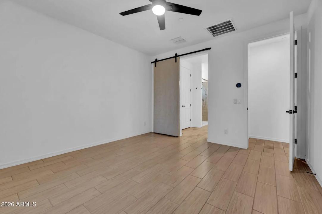 Real Estate Picture 14