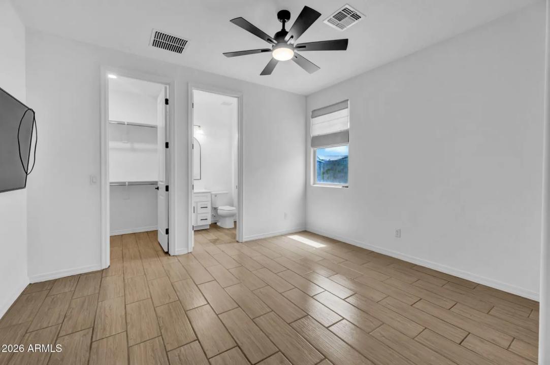 Real Estate Picture 22