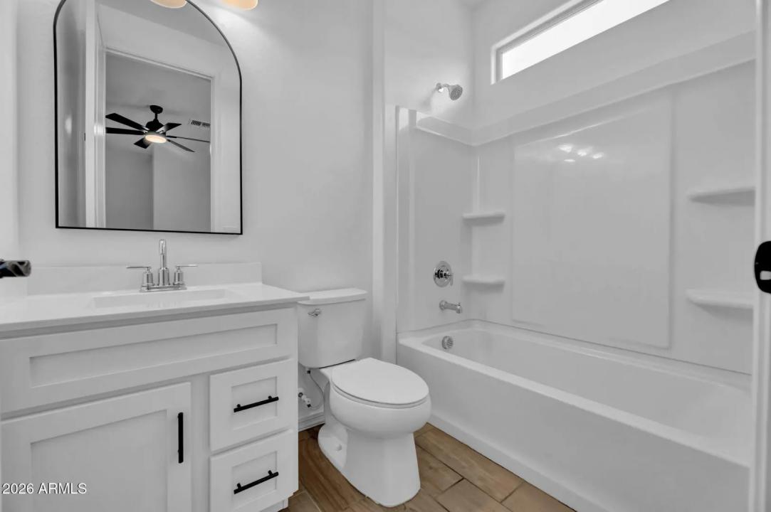 Real Estate Picture 23