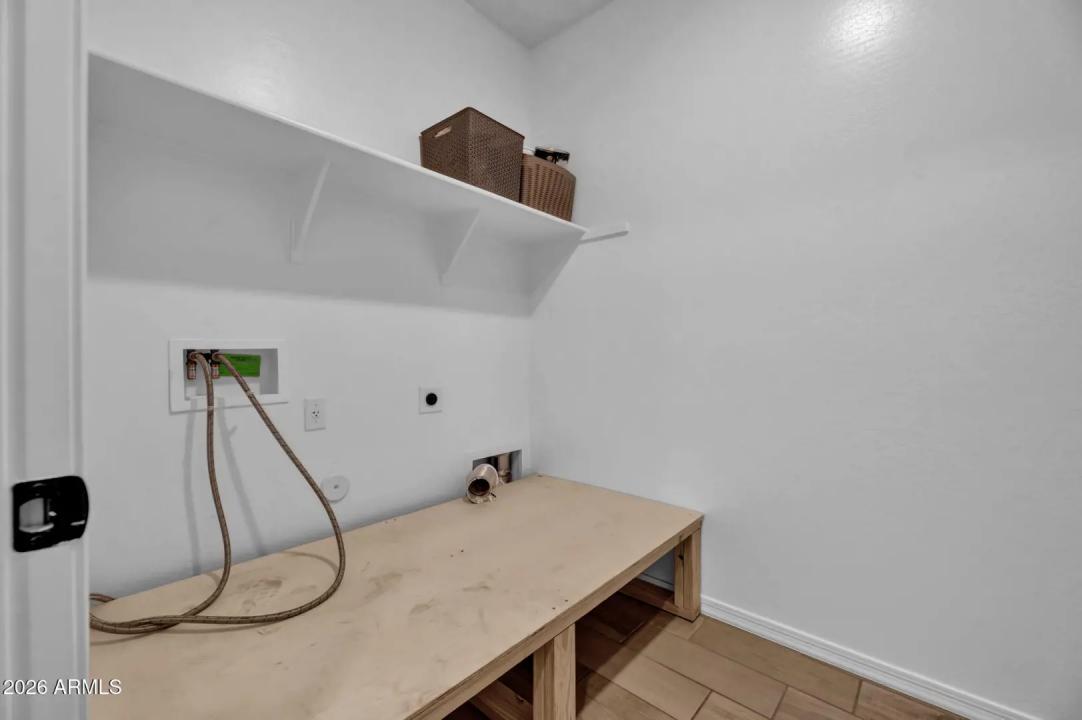 Real Estate Picture 24