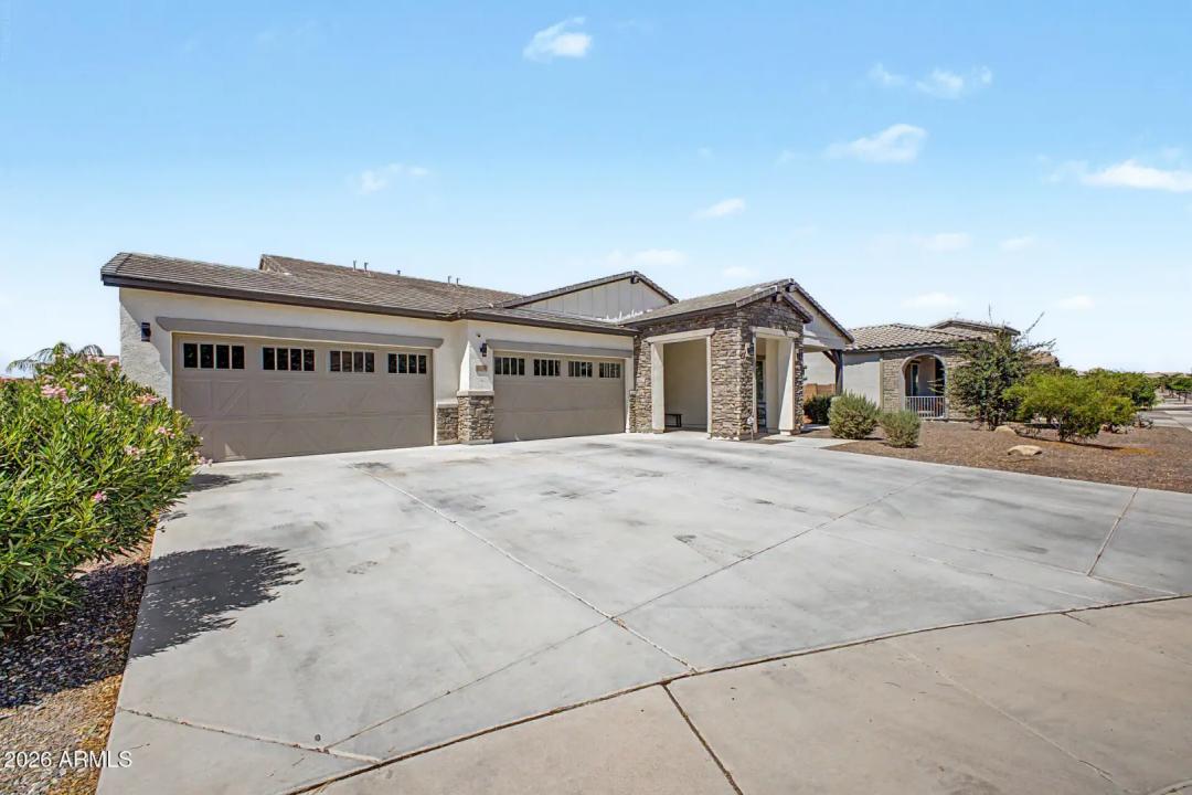 Real Estate Picture 3