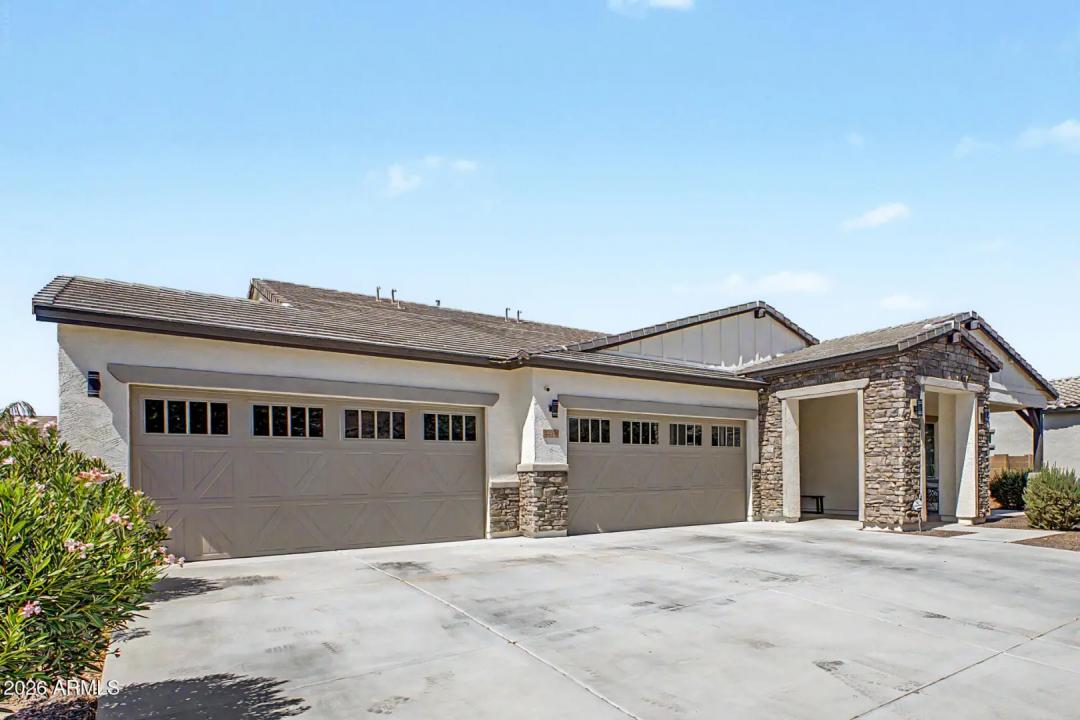Real Estate Picture 4