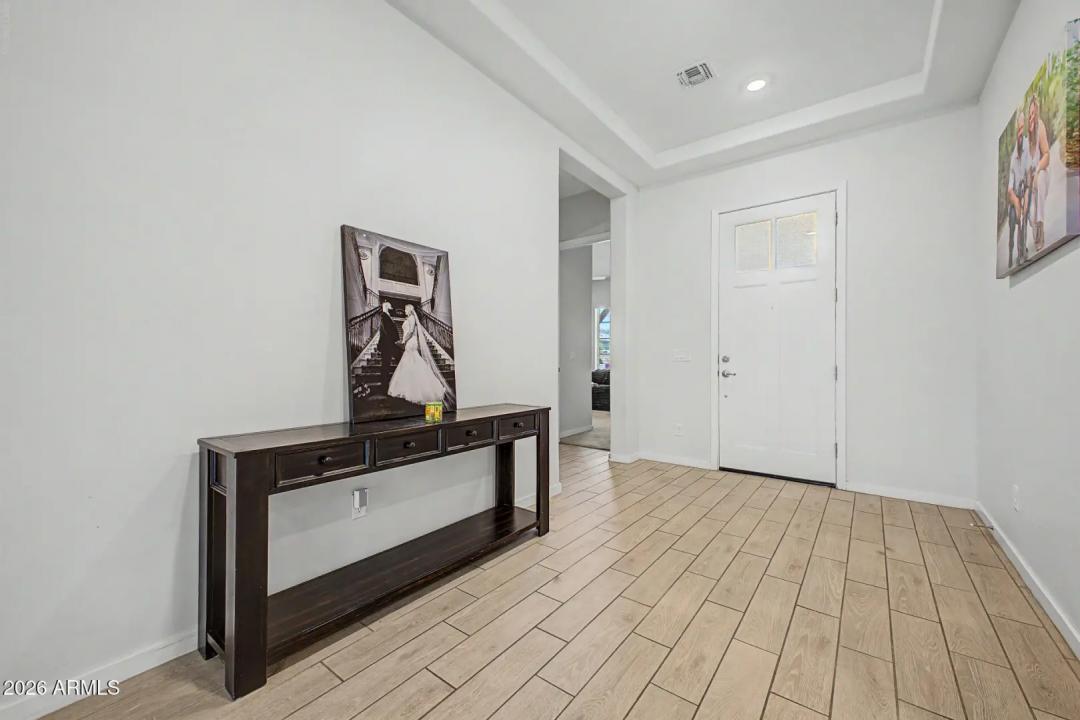 Real Estate Picture 8
