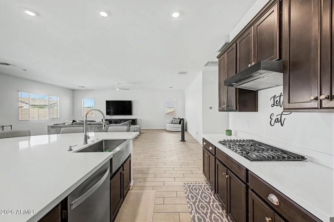Real Estate Picture 16