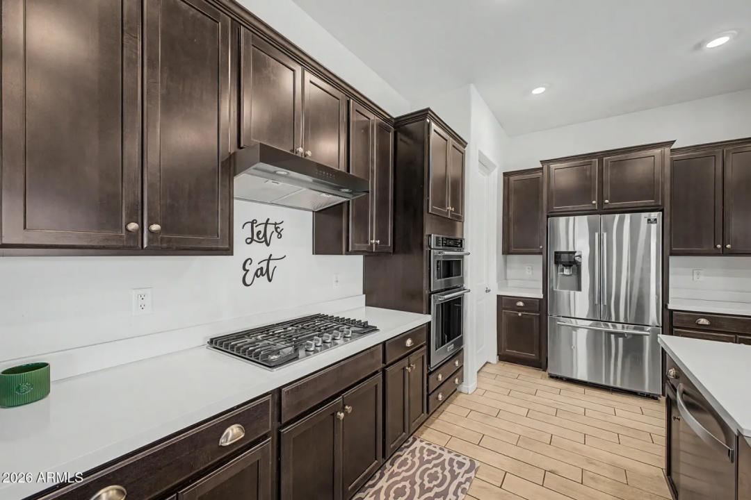 Real Estate Picture 17