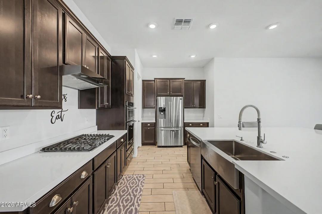 Real Estate Picture 19