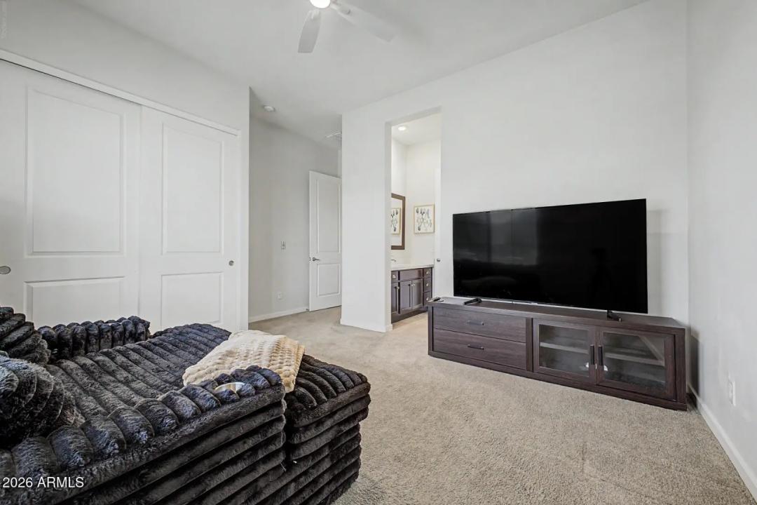 Real Estate Picture 28