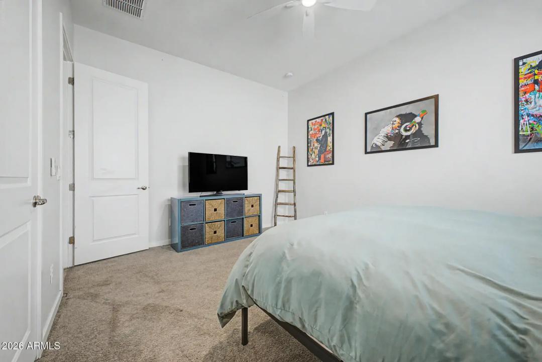Real Estate Picture 32