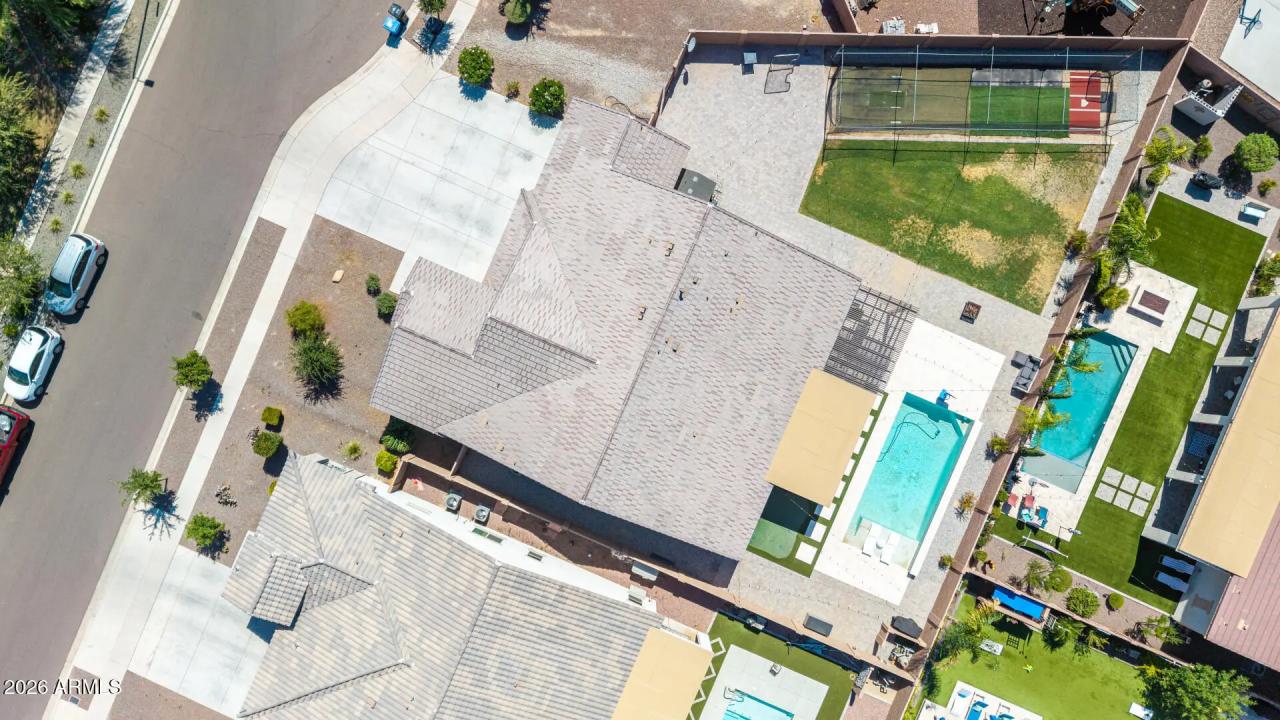 Real Estate Picture 50