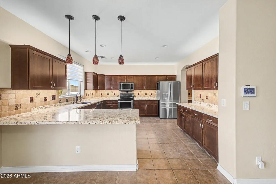 Real Estate Picture 8