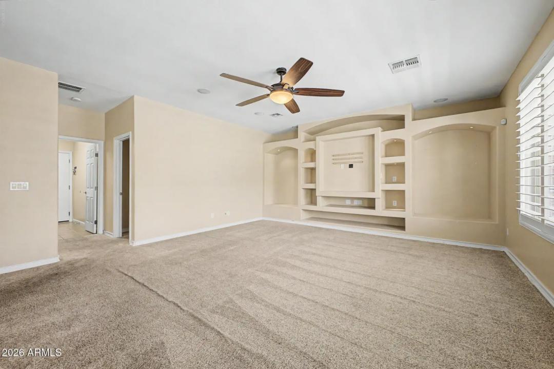 Real Estate Picture 13