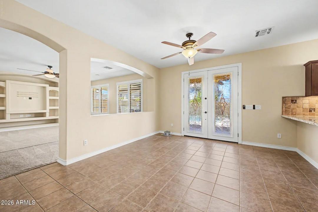 Real Estate Picture 11