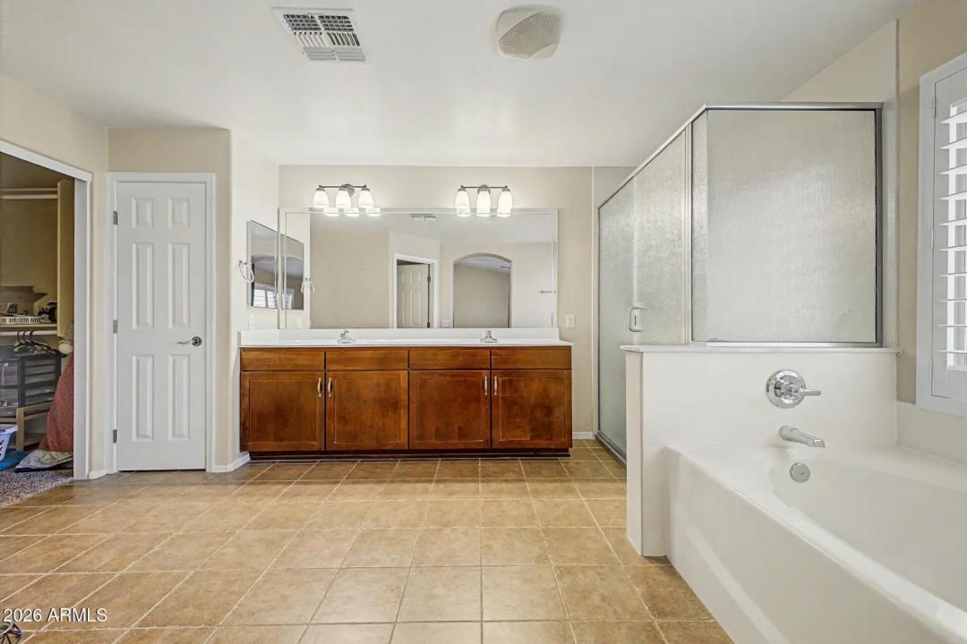 Real Estate Picture 18