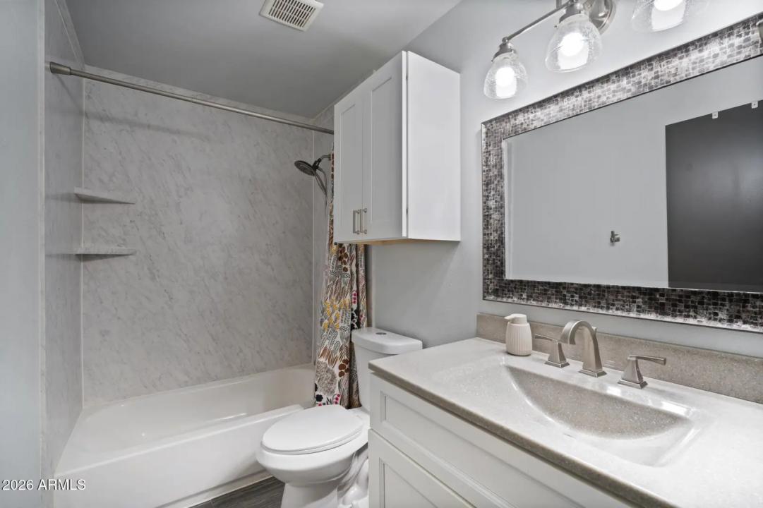 Real Estate Picture 37