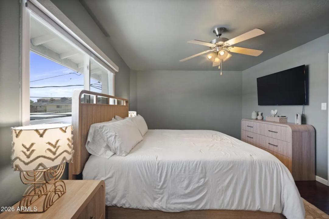 Real Estate Picture 40