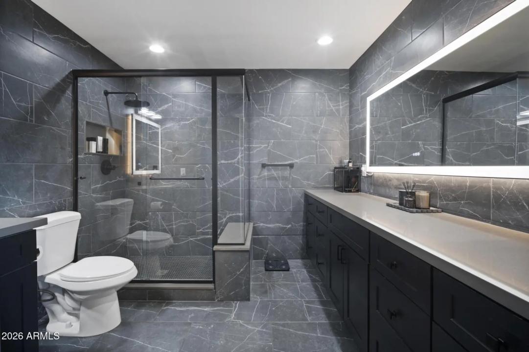 Real Estate Picture 7