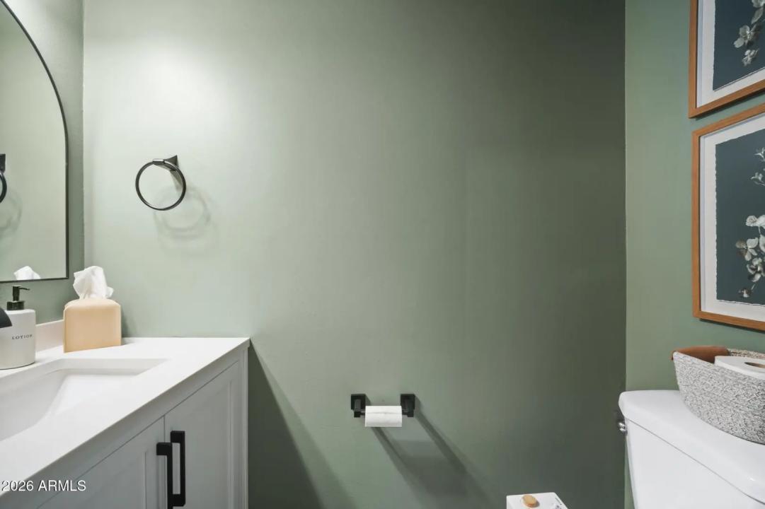 Real Estate Picture 23