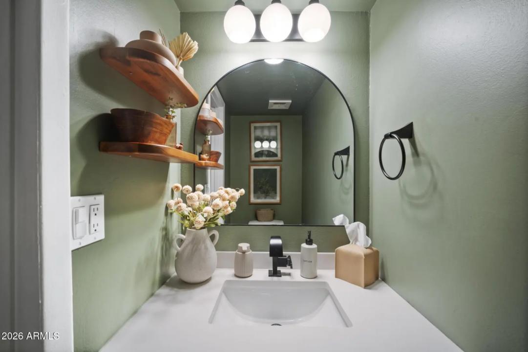 Real Estate Picture 24