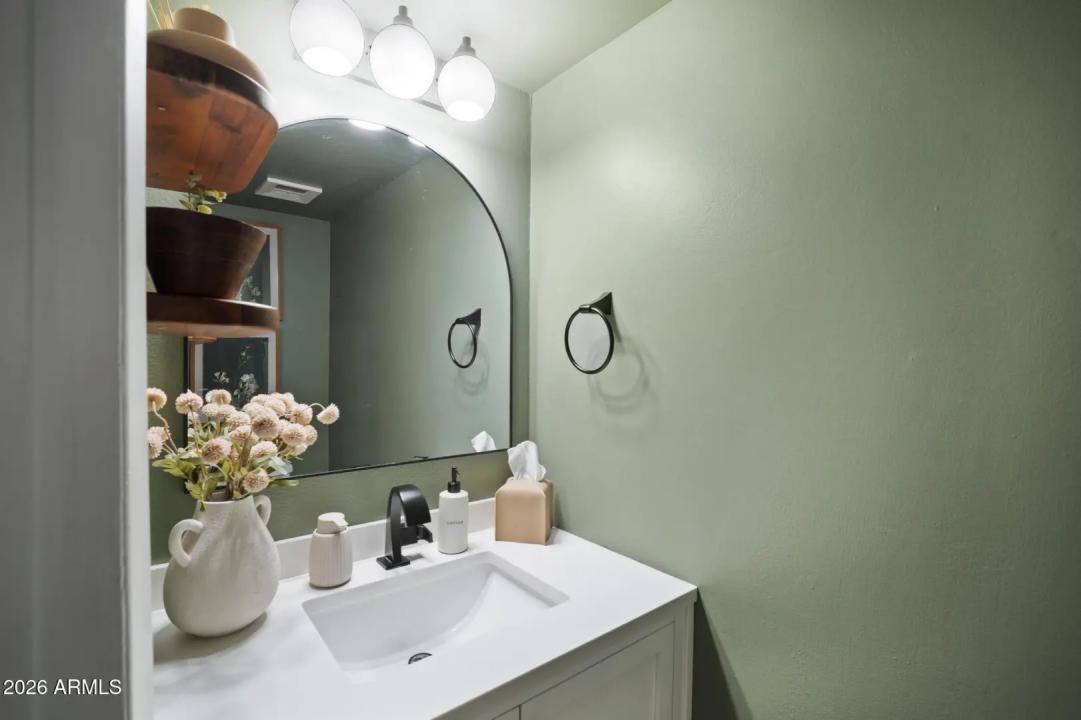 Real Estate Picture 25