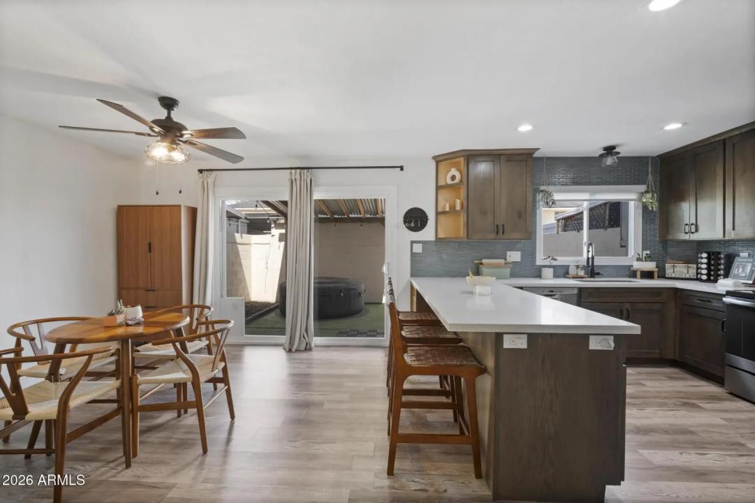 Real Estate Picture 12