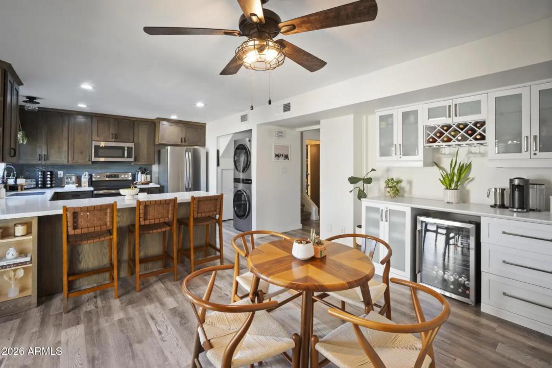 Real Estate Picture 4