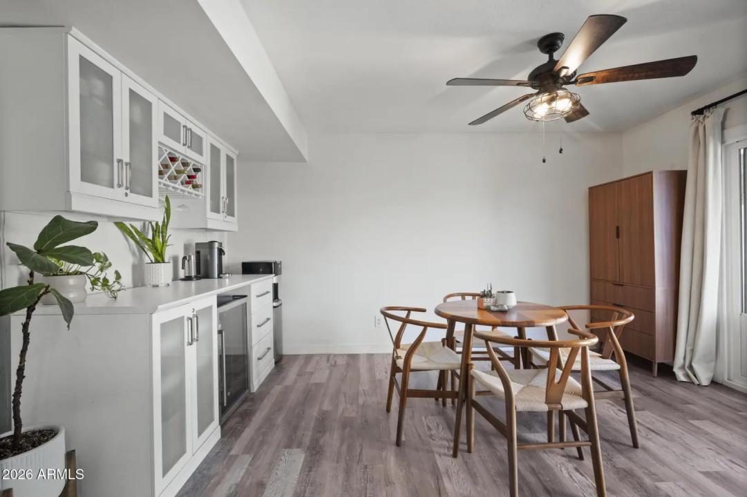 Real Estate Picture 3