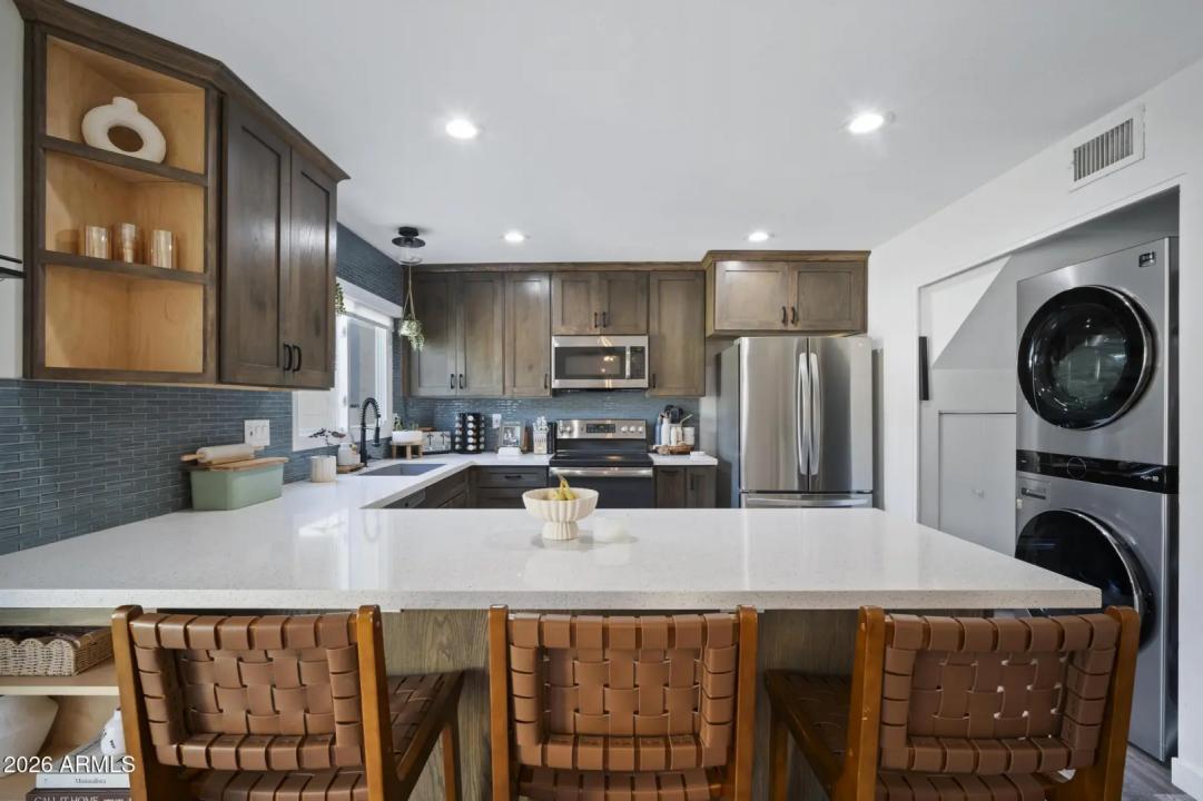 Real Estate Picture 15