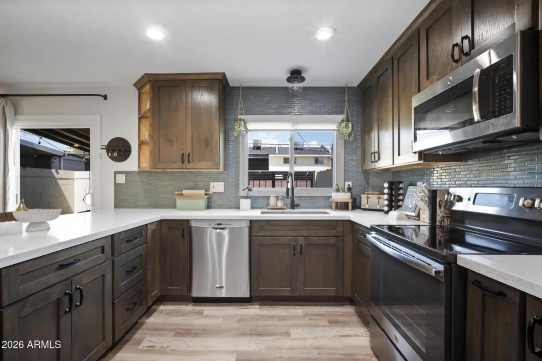 Real Estate Picture 2