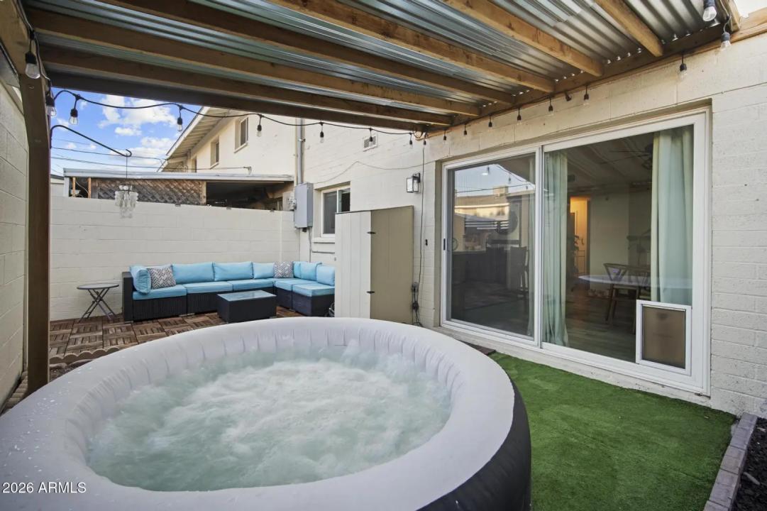 Real Estate Picture 8