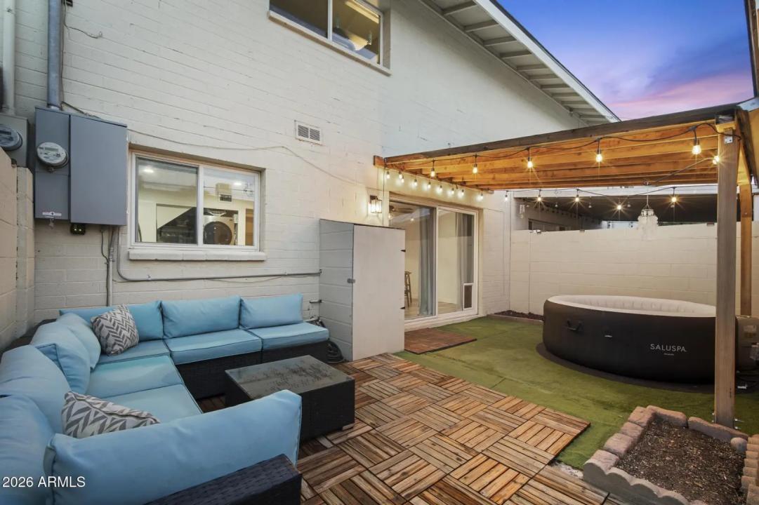 Real Estate Picture 9