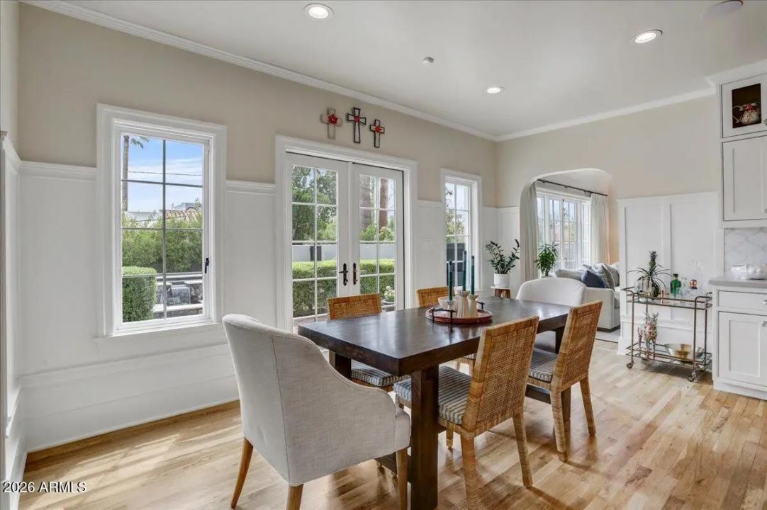 Real Estate Picture 7