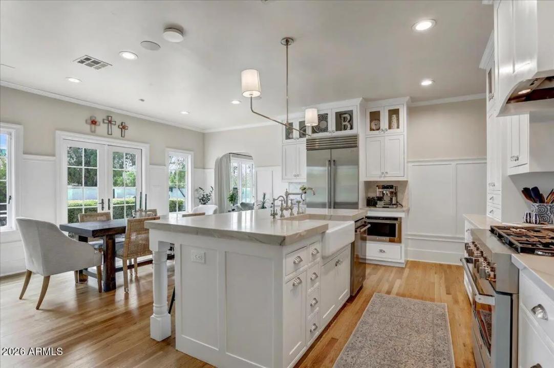 Real Estate Picture 9