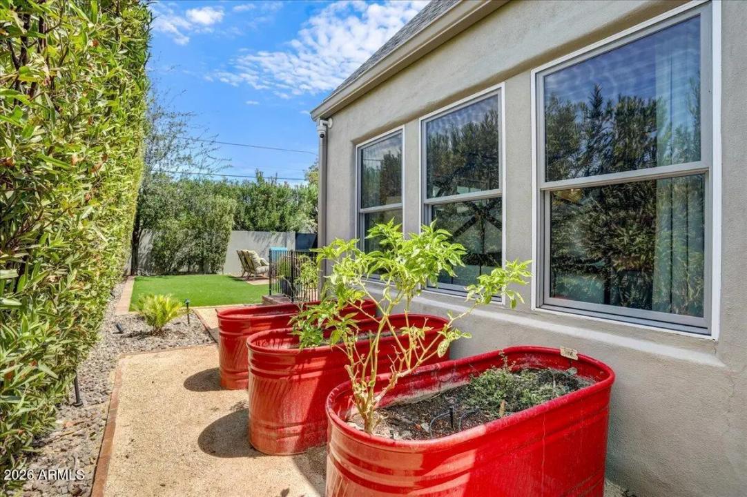 Real Estate Picture 36