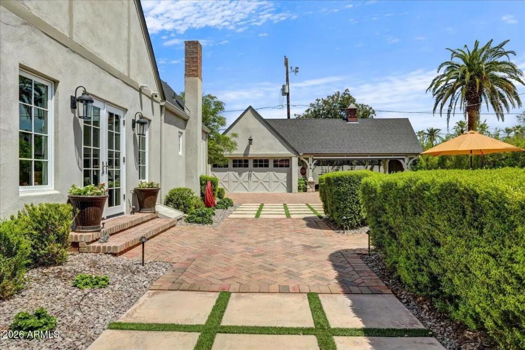 Real Estate Picture 37