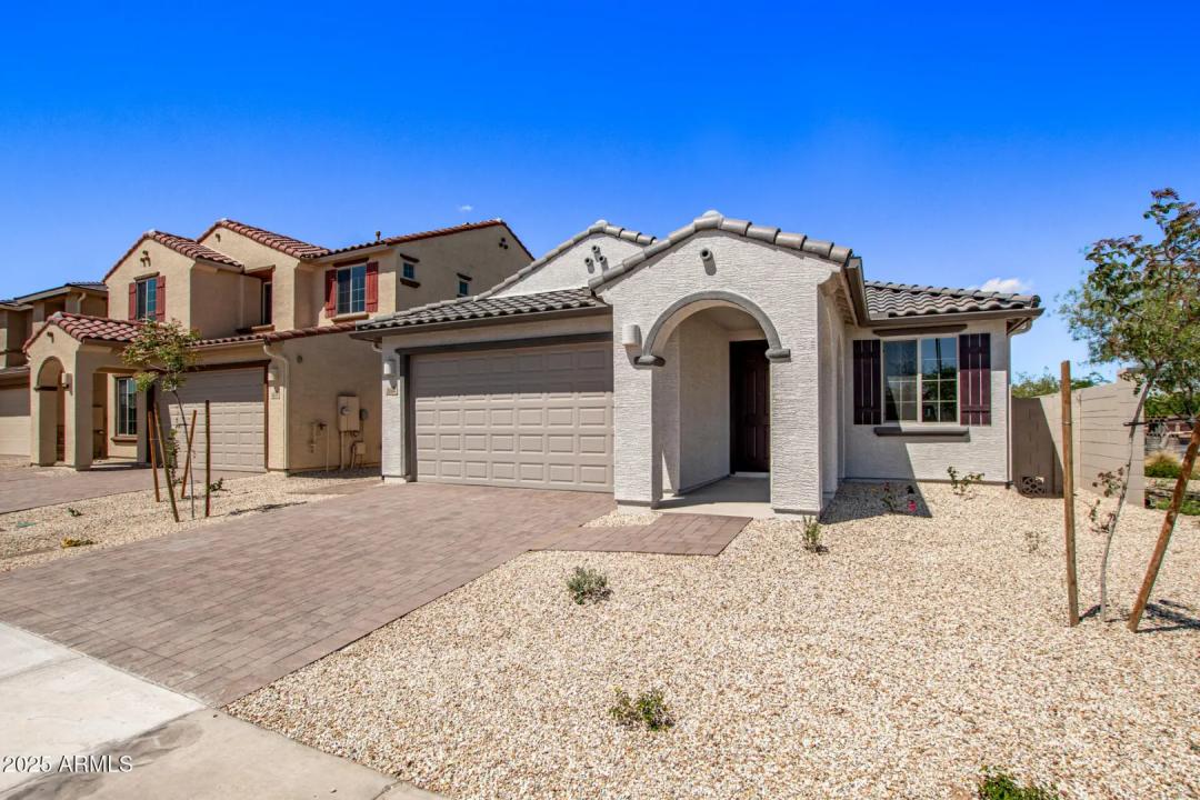 Real Estate Picture 3