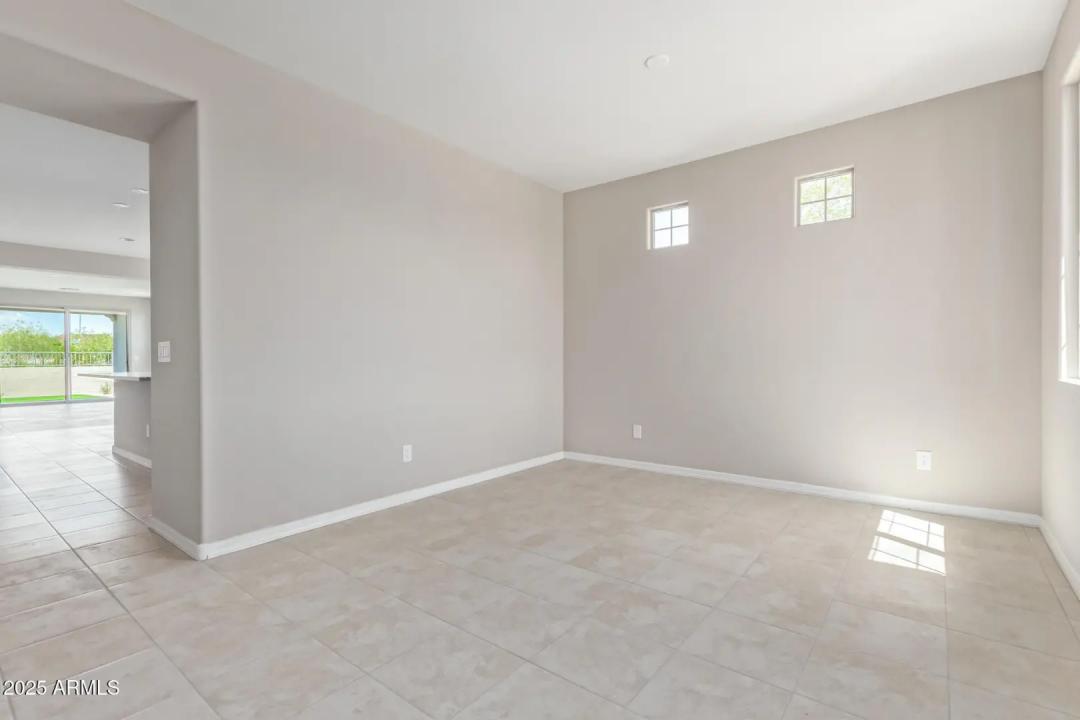 Real Estate Picture 4
